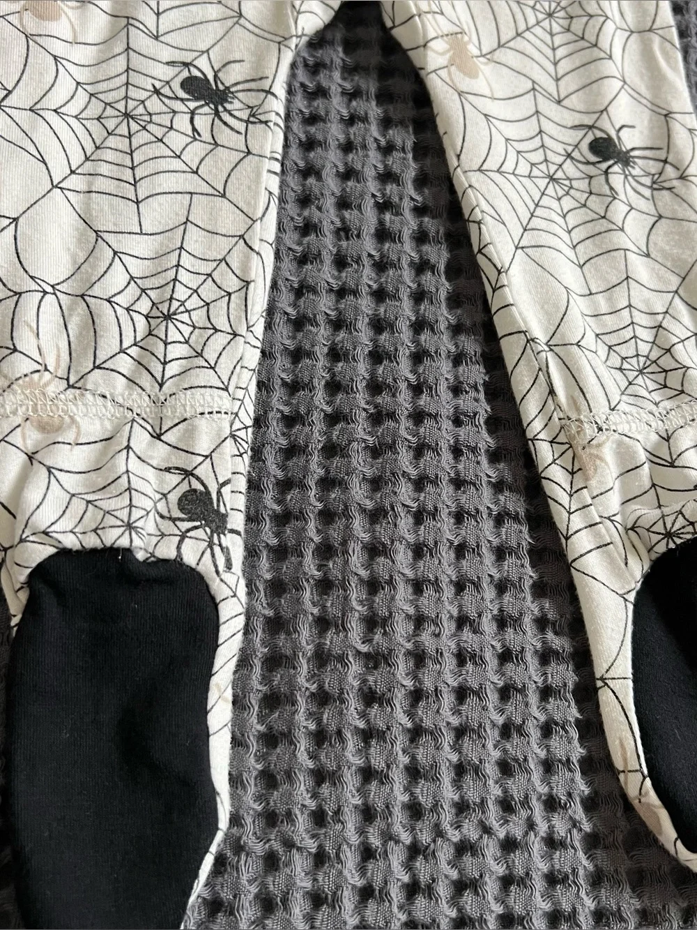 Kyte BABY Cream Spider Web Zip One-Piece with Black Trim Size 3/6 Months